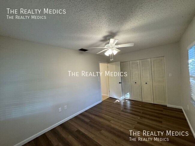 Building Photo - 218 Temple Cir