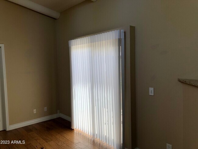 Building Photo - 6527 N 13th Dr