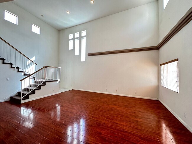 Building Photo - TIMBER CREEK VILLAGE