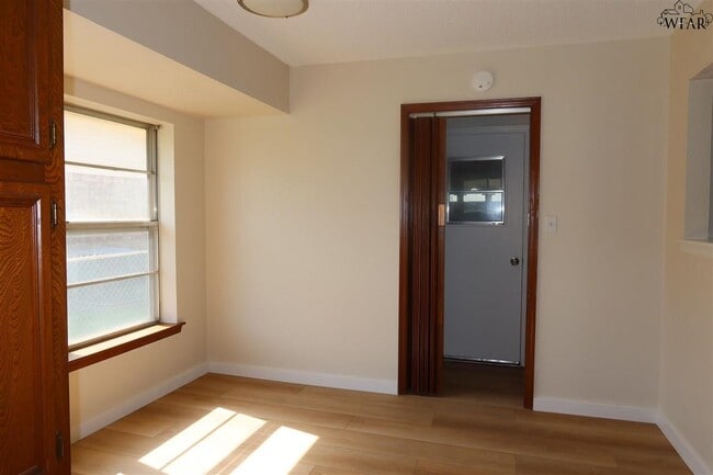Building Photo - 2314 Randolph Dr