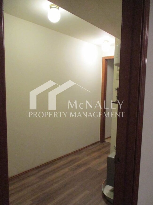 Building Photo - Beautiful 4 Bedroom 2.75 Bathroom Home in ...