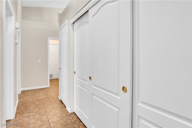 Building Photo - 8940 Emery Lake St