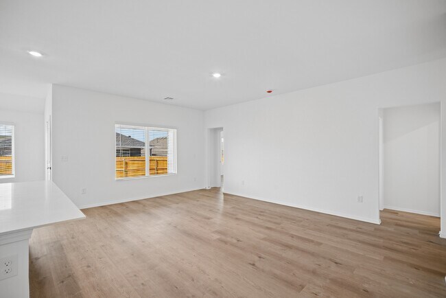 Building Photo - 2123 W 30th Pl