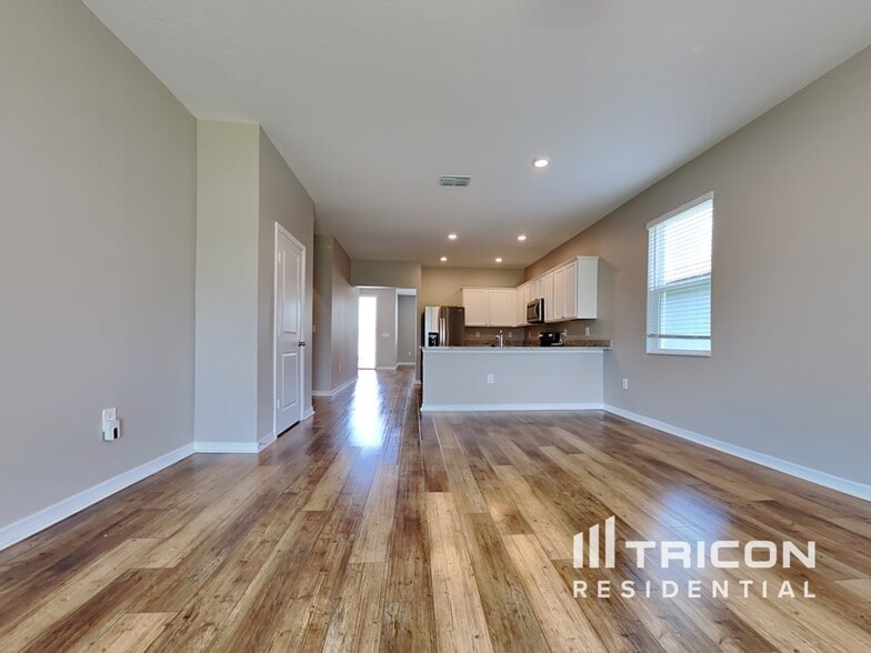 Building Photo - 6092 Dolostone Dr