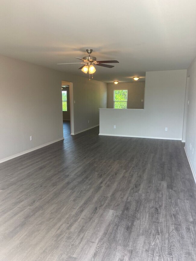 Building Photo - *Pre-leasing* Four Bedroom | Two Bath Home...