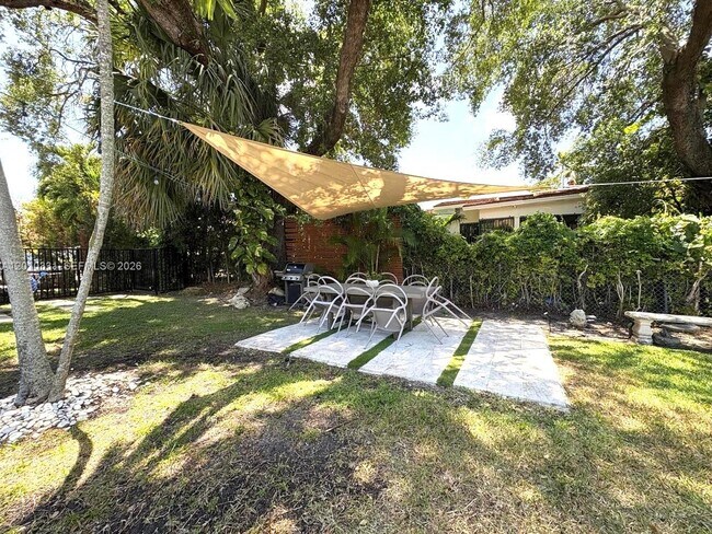 Building Photo - 11 Veragua Ave