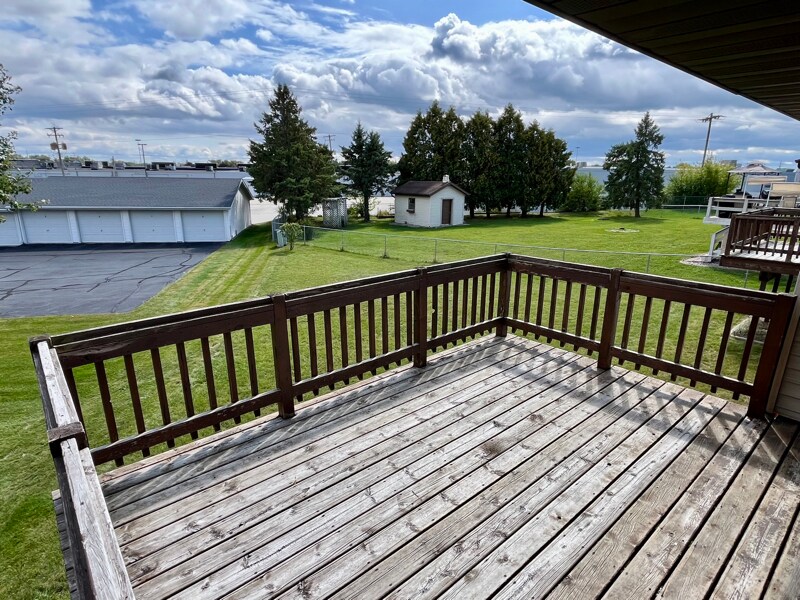 Building Photo - 801 W Ridgeview Dr