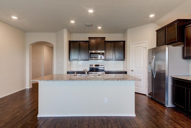 Building Photo - 403 Kyra Ln