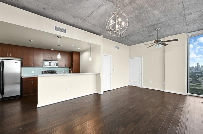 Building Photo - 5925 Almeda Rd