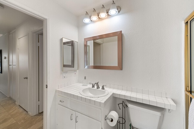 Building Photo - 42885 Scirocco Rd