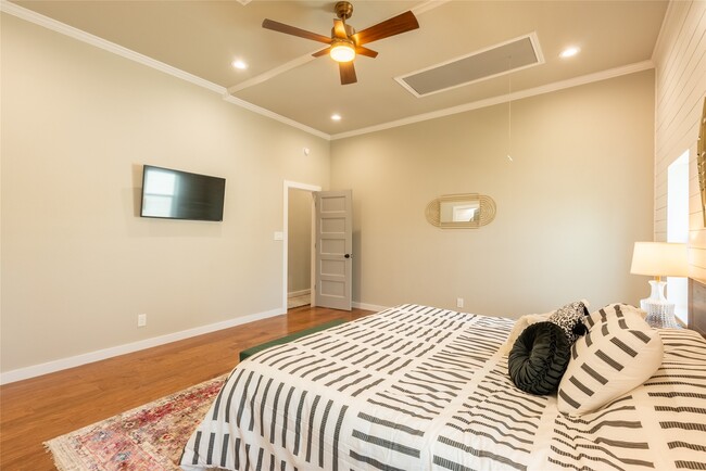 Building Photo - 3209 Ave N Ursuline St