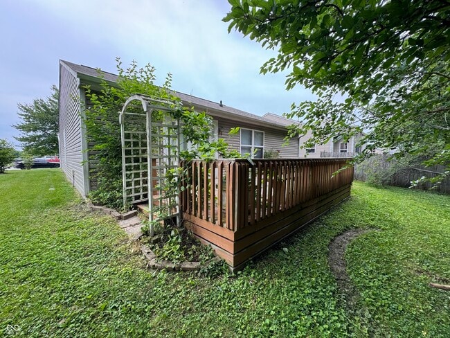 Building Photo - 829 Jack Pine Dr