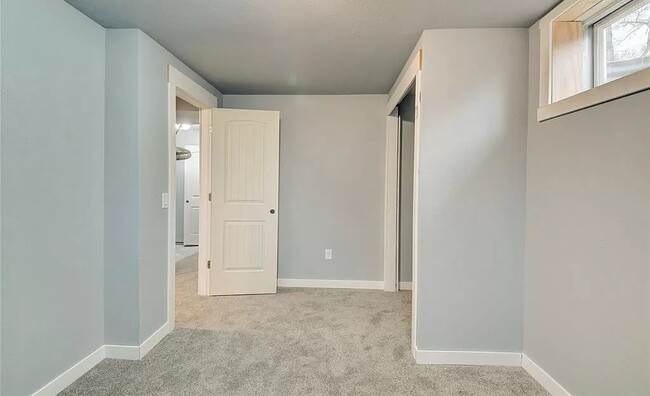 Building Photo - 412 N 18th St