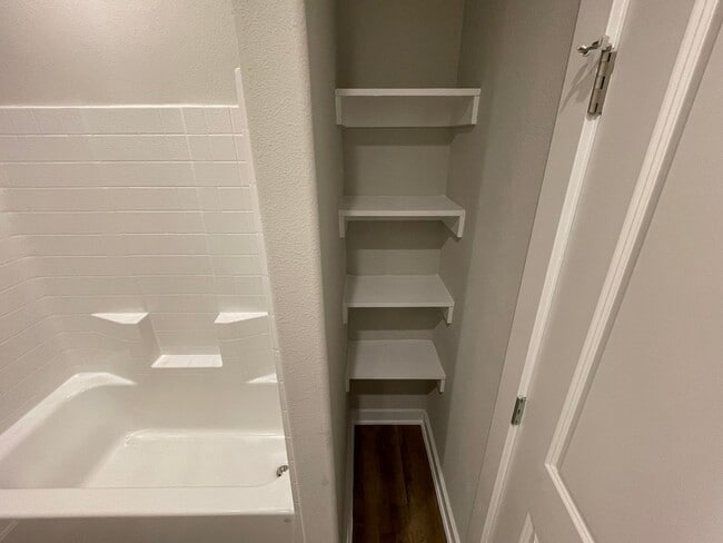 Building Photo - Brand 3 BR / 2 BA Home in Corsicana!