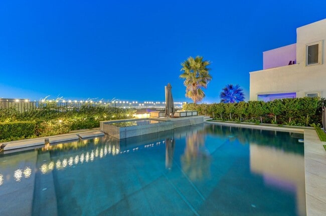 Building Photo - Distinctive Fully Furnished Estate in The Canyons!