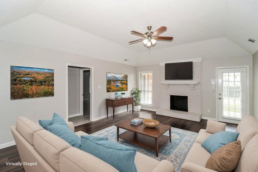 Building Photo - 4879 Baywood Dr