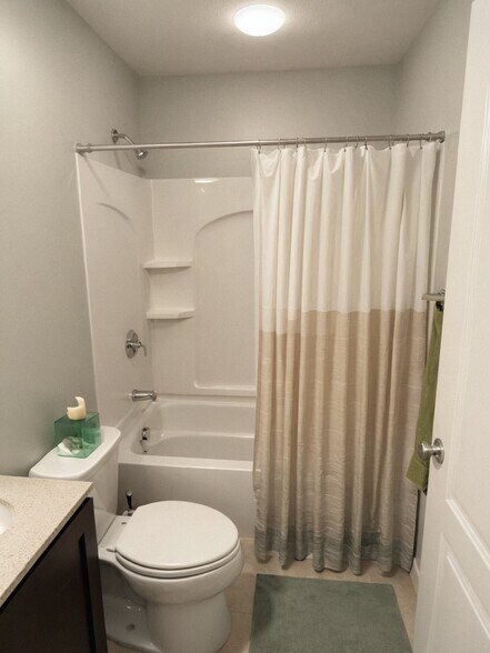 Building Photo - 680 Freedom Dr