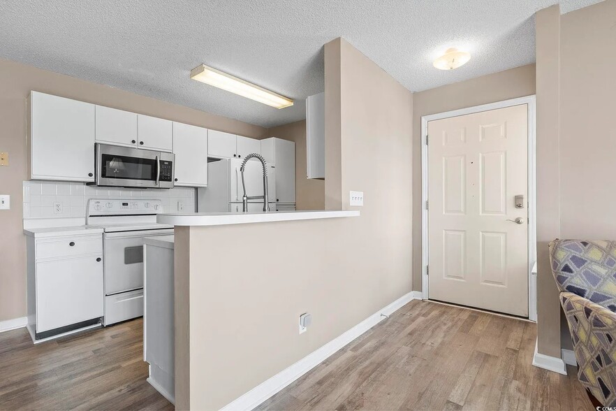 Kitchen - 2257 Huntingdon Dr