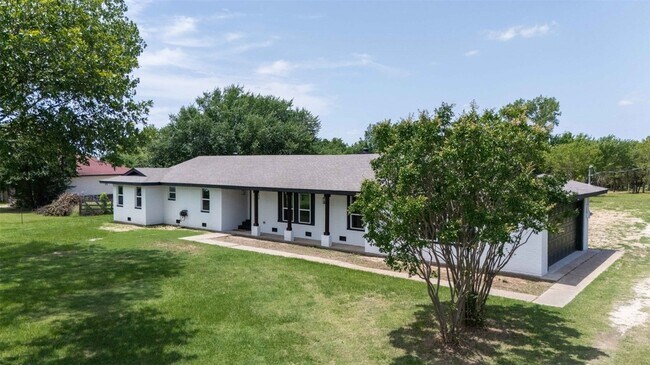 Building Photo - 313 County Rd 805A