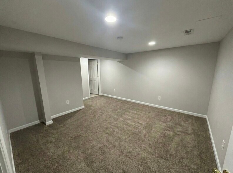 Master bedroom #2 - 7741 Edgewood Ave