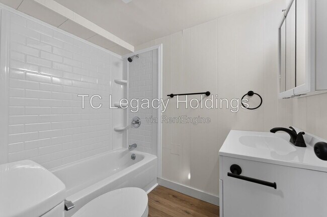 Building Photo - 729 Ridgeway Ave