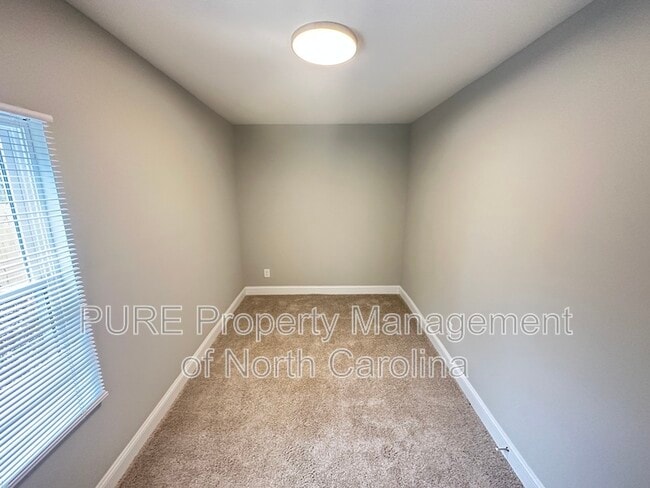 Building Photo - 3345 E Ridge Rd
