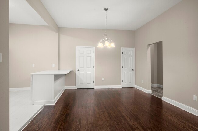 Building Photo - 4902 McKinney St