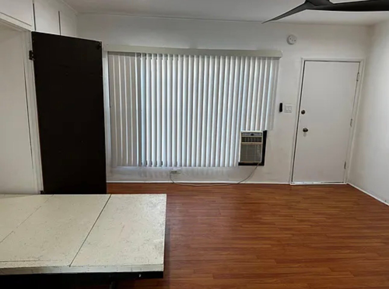 Building Photo - 323 N Chevy Chase Dr