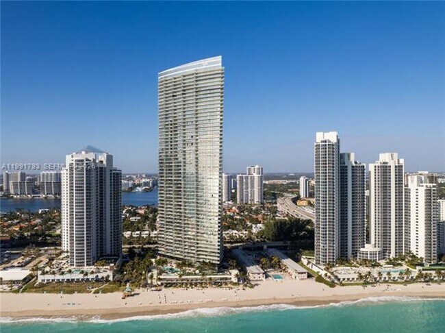Building Photo - 18975 Collins Ave