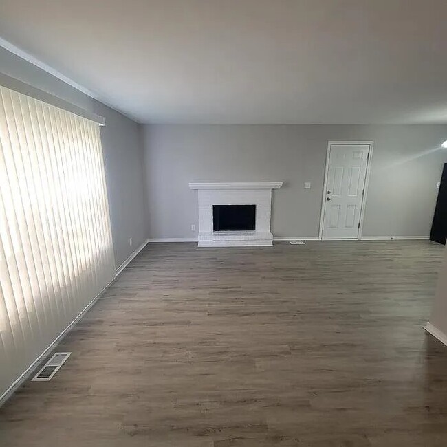 Building Photo - 6720 E 43rd Pl