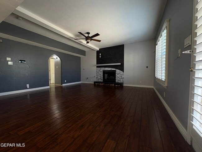 Building Photo - 3129 Tierra Agave Dr