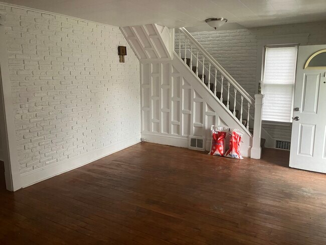 Building Photo - 1022 23rd St NW