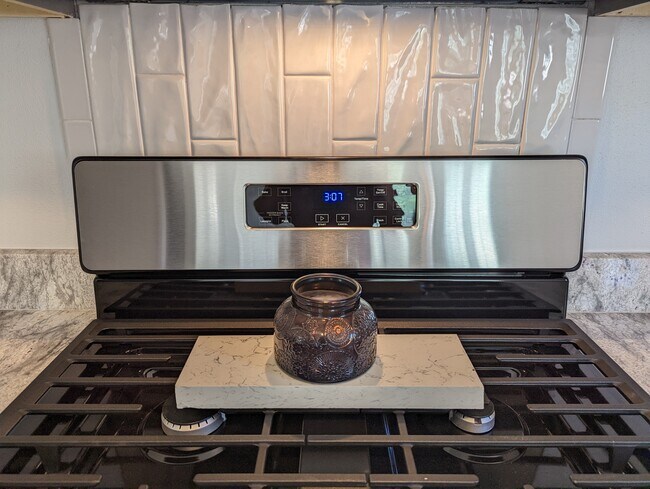 Beautiful tile backsplash. - 2008 E Huntsville Rd
