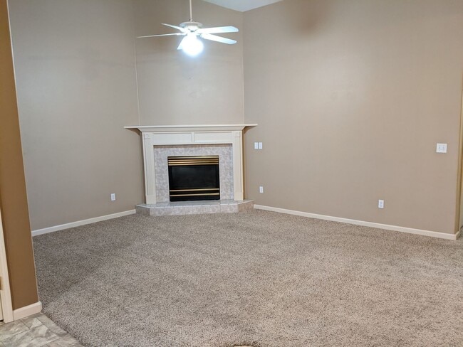 Building Photo - Great Location! 3-Bedroom, 2-Bath Single Story Home Move In Ready!