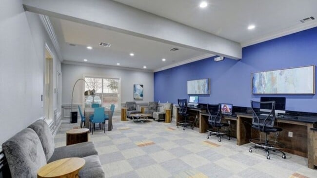 Building Photo - 12041 Dessau Rd