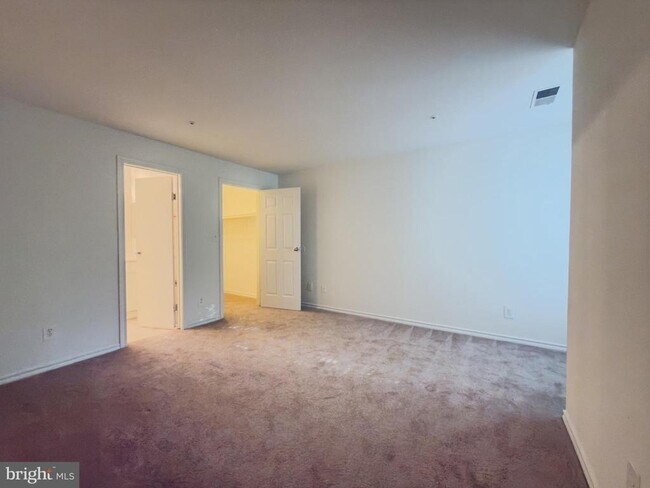 Building Photo - 18520 Boysenberry Dr