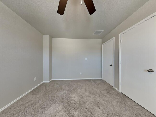 Building Photo - 5124 Saddle Clb Dr