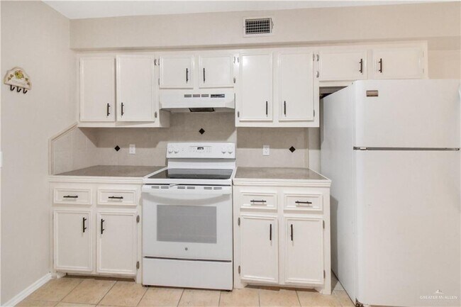 Building Photo - 21 S Casa Linda St