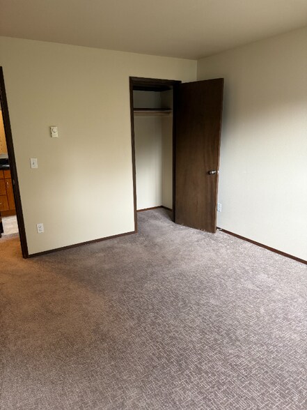 Building Photo - 8532 Phinney Ave N