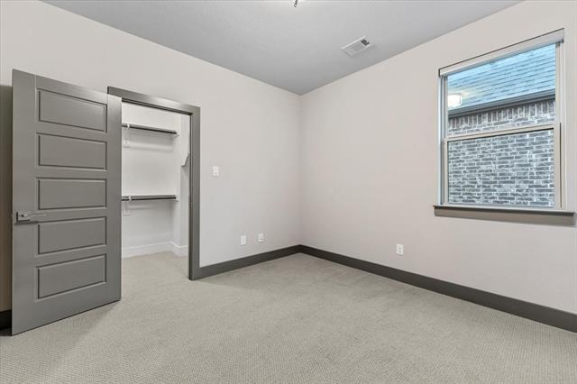 Building Photo - 7112 Royal View Dr