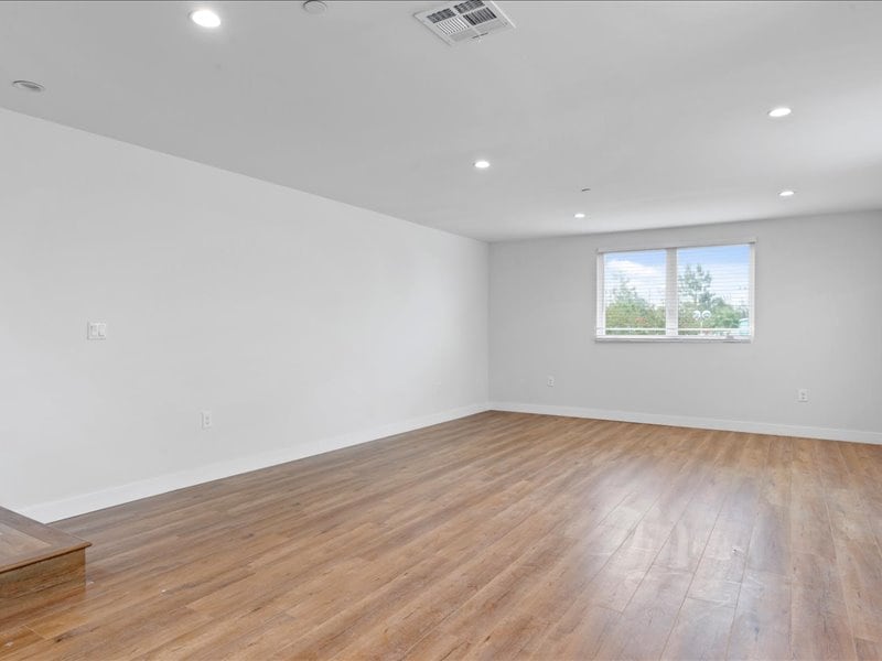 Building Photo - 6419 Lexington Ave