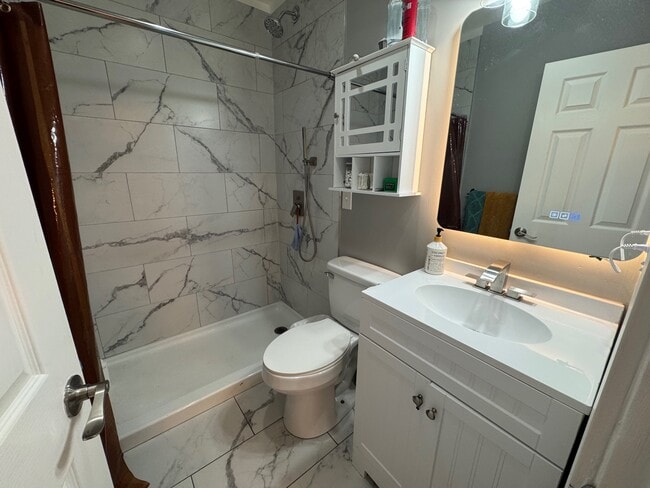 Building Photo - 10215 SW 116th St