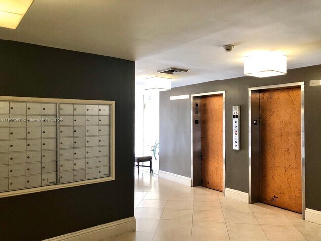 Building Photo - 13155 Ixora Ct