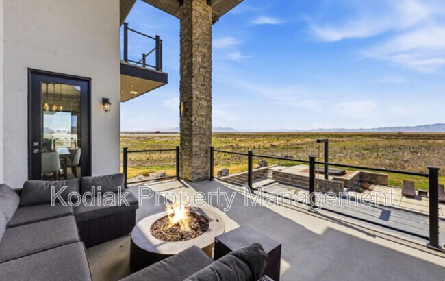 Building Photo - 454 S Buffalo Ranch Rd
