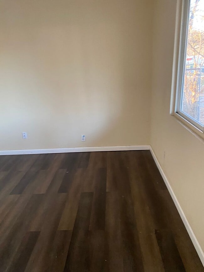 Building Photo - Nice 3BD/1BA Home