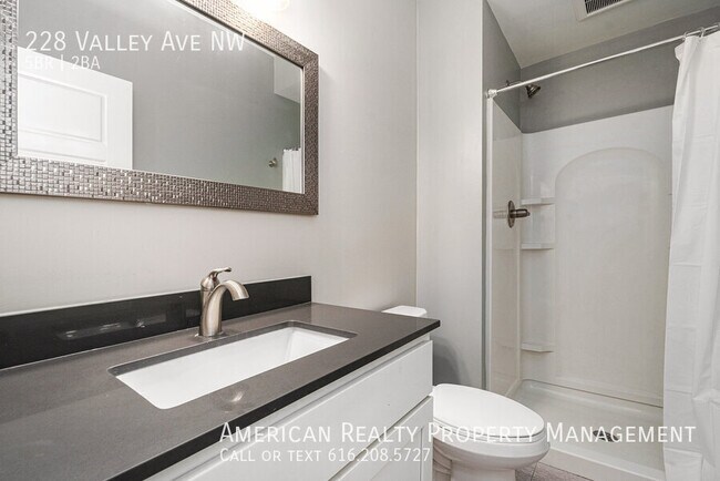 Building Photo - 228 Valley Ave NW