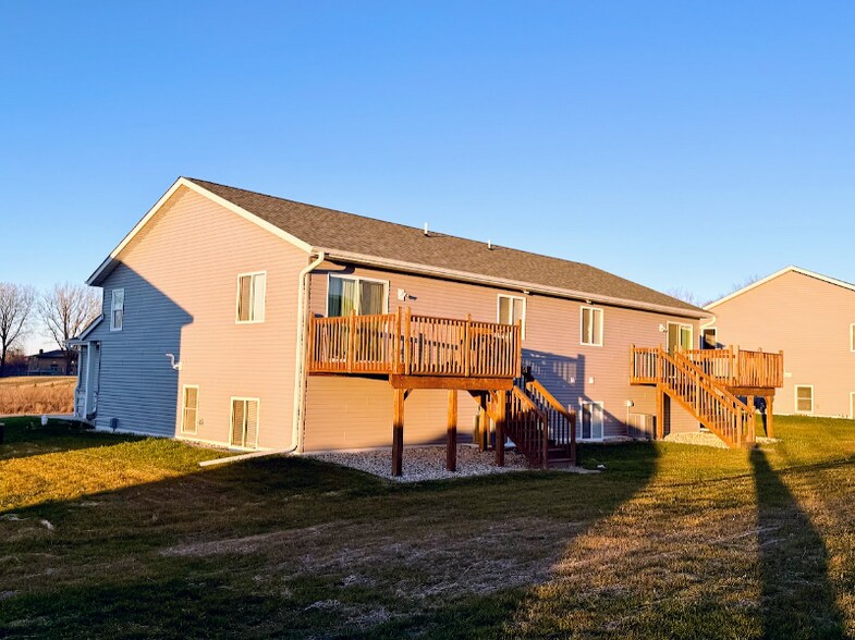 Building Photo - 5989-5991 Hanson Ct