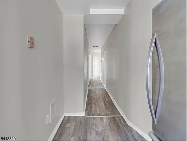 Building Photo - 84 Second St