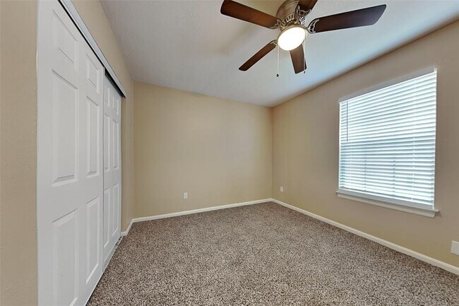 Building Photo - 151 E Pathfinders Cir