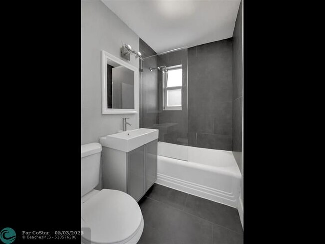 Building Photo - 846 Jefferson Ave